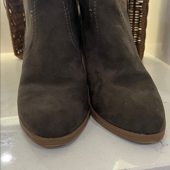 Express brown women’s Ankle Booties size 9 - Picture 13 of 16